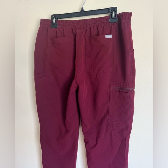 FIGS “Burgundy” Yola Skinny Scrub Pants Size Medium Petite - Picture 4 of 8